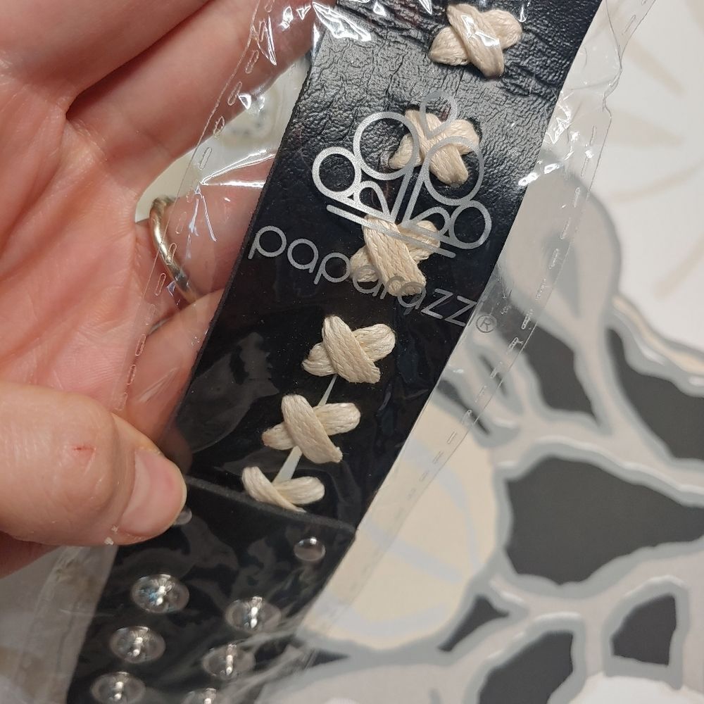 NWT Paparazzi Metro Mustang Urban Bracelet